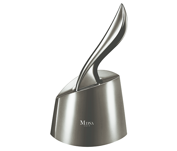 MDNA SKIN 「クレイマスクリムーバー（マスクリムーバーシート 50枚、スパチュラ、スタンド、クリーンクロス付き）」 1万6500円（2月19日発売）