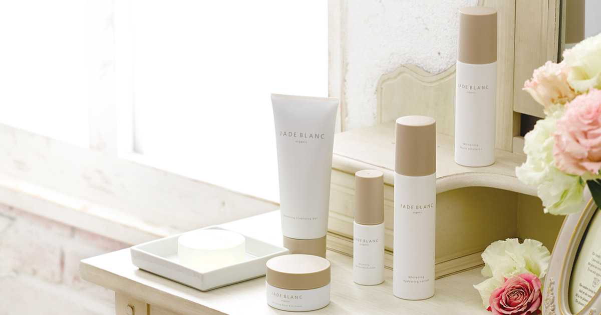 美白もエイジングケアも 欲張り女性の願いをかなえる機能性オーガニックコスメ Wwd Japan Com