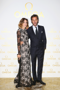 578443215AB00020_OMEGA_Her_