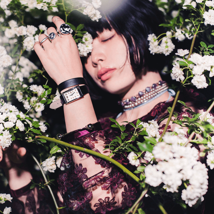 デザイナー・eriが過ごす夜の公園での優雅な時間 #TOKYO24hours